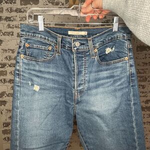 Levi’s | women denim wedgie skinny distressed button fly jeans